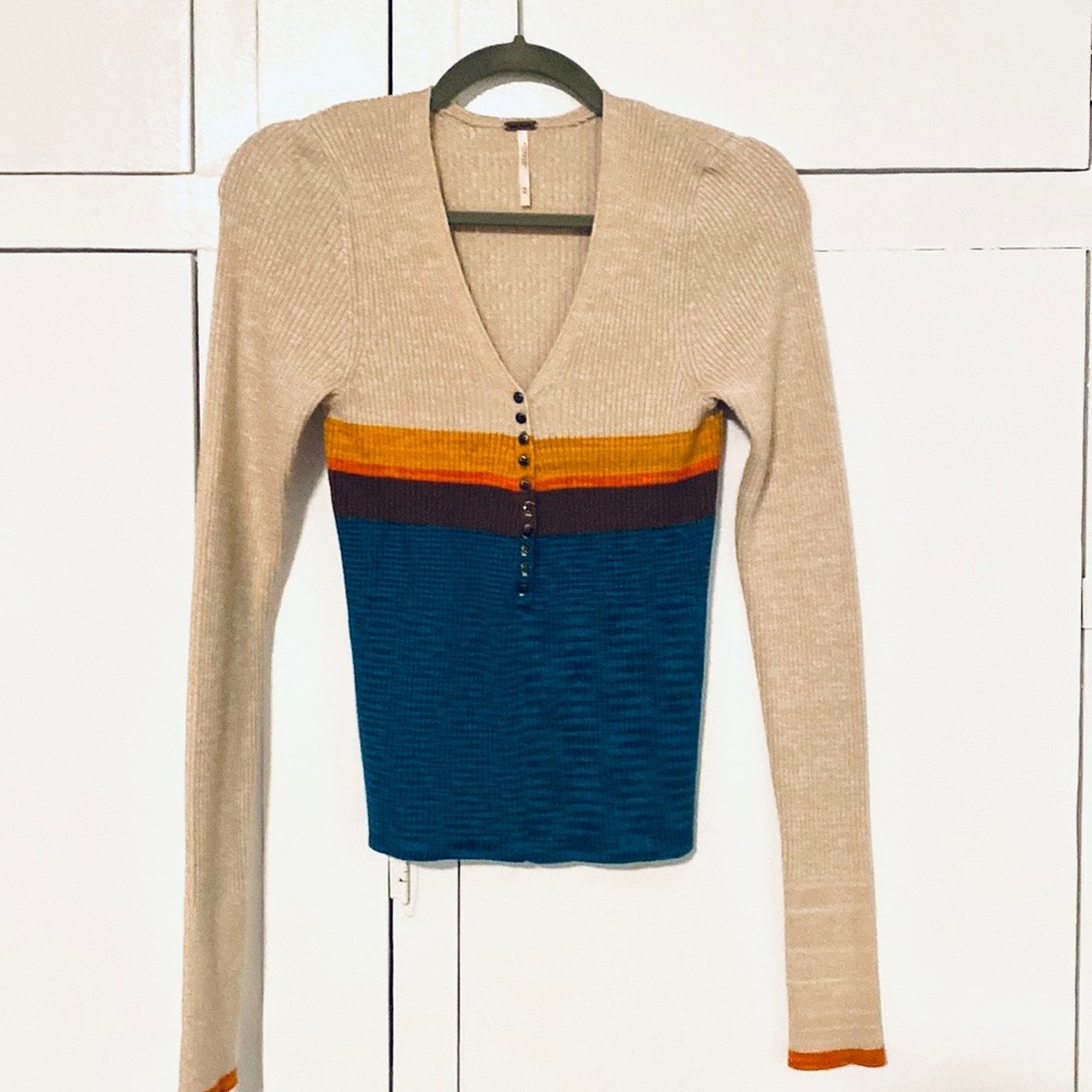 Women’s M Free People striped v-neck long sleeve shirt
